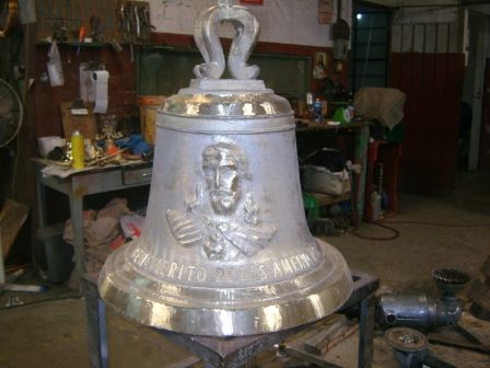 campana de bronce con imagen especial