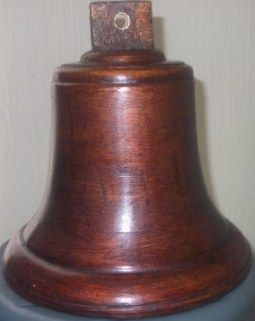 campana de bronce Patinada en cafe