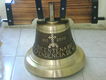 campana con cabezal leyenda y logotipo